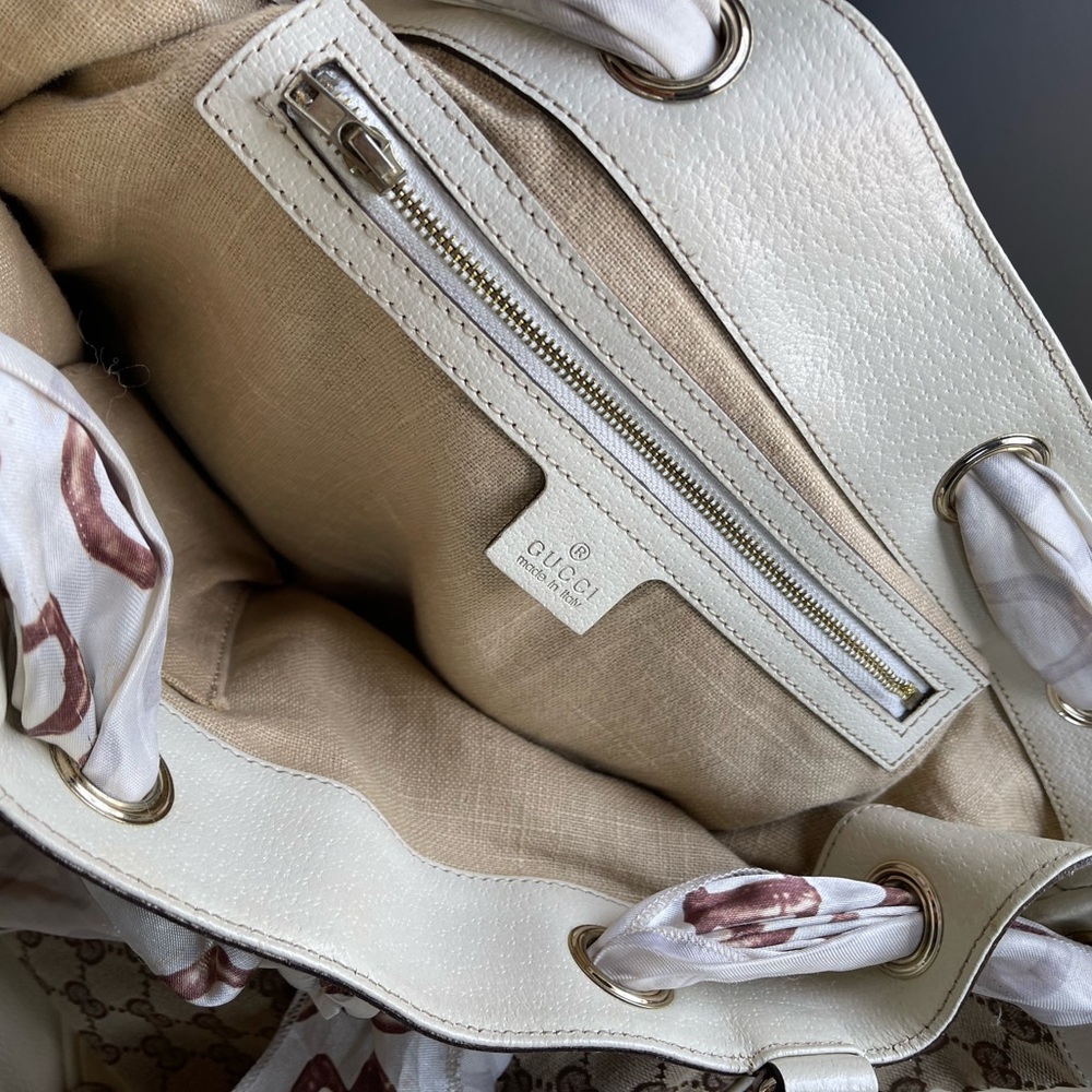 Authentic Gucci Bag. Beautiful! - Picture 14 of 15